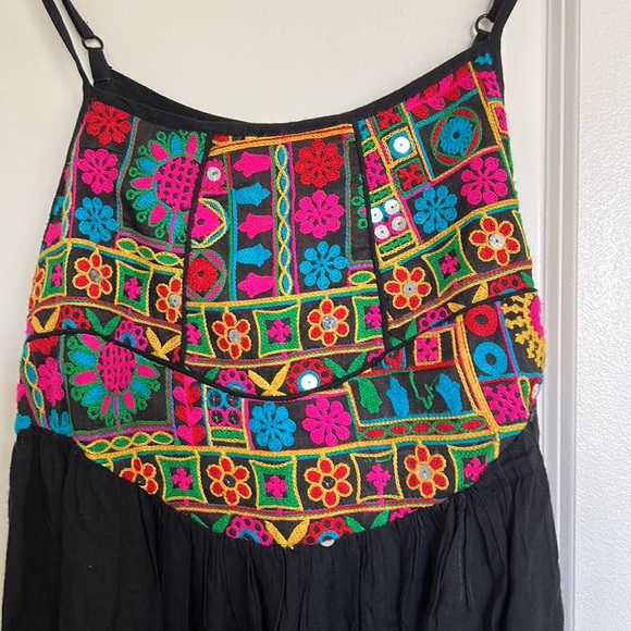 Unique embroidered dress! - Picture 2 of 6